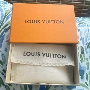 *NWT* LOUIS VUITTON card wallet